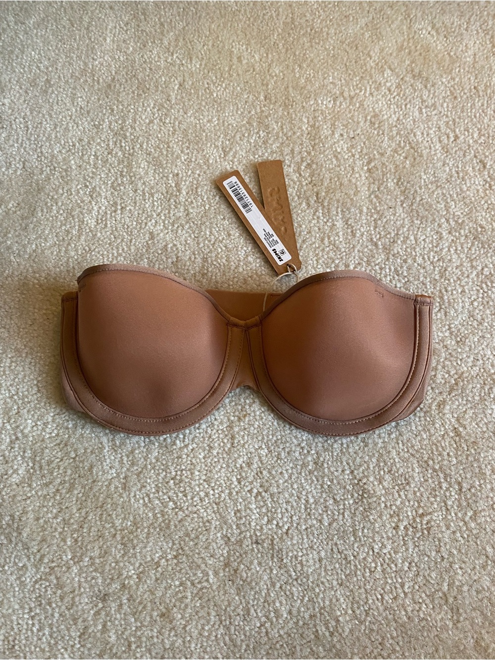 NWT Skims Weightless Strapless Bra Sienna Beige 30B BA-BAN-3834
